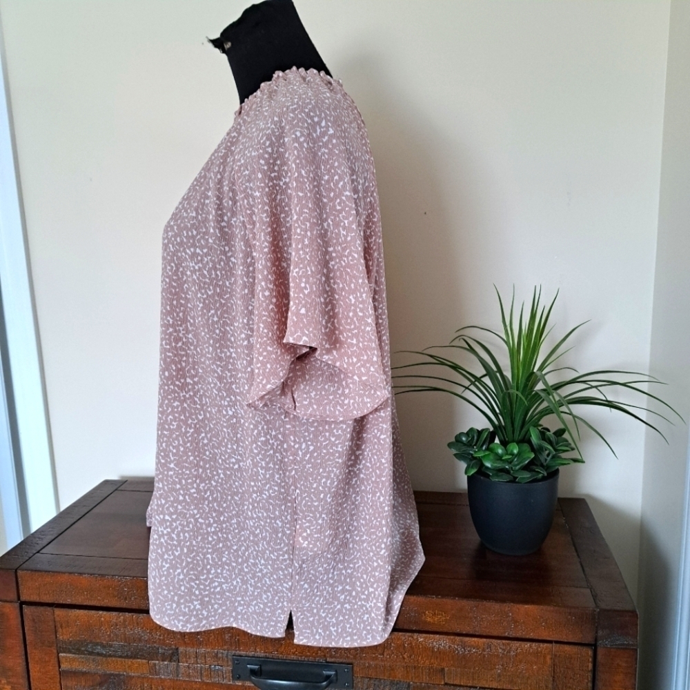 Reitmans Short Sleeve Blouse XL Dusty Pink and White Print Gathered Crew Neck - Picture 3 of 15